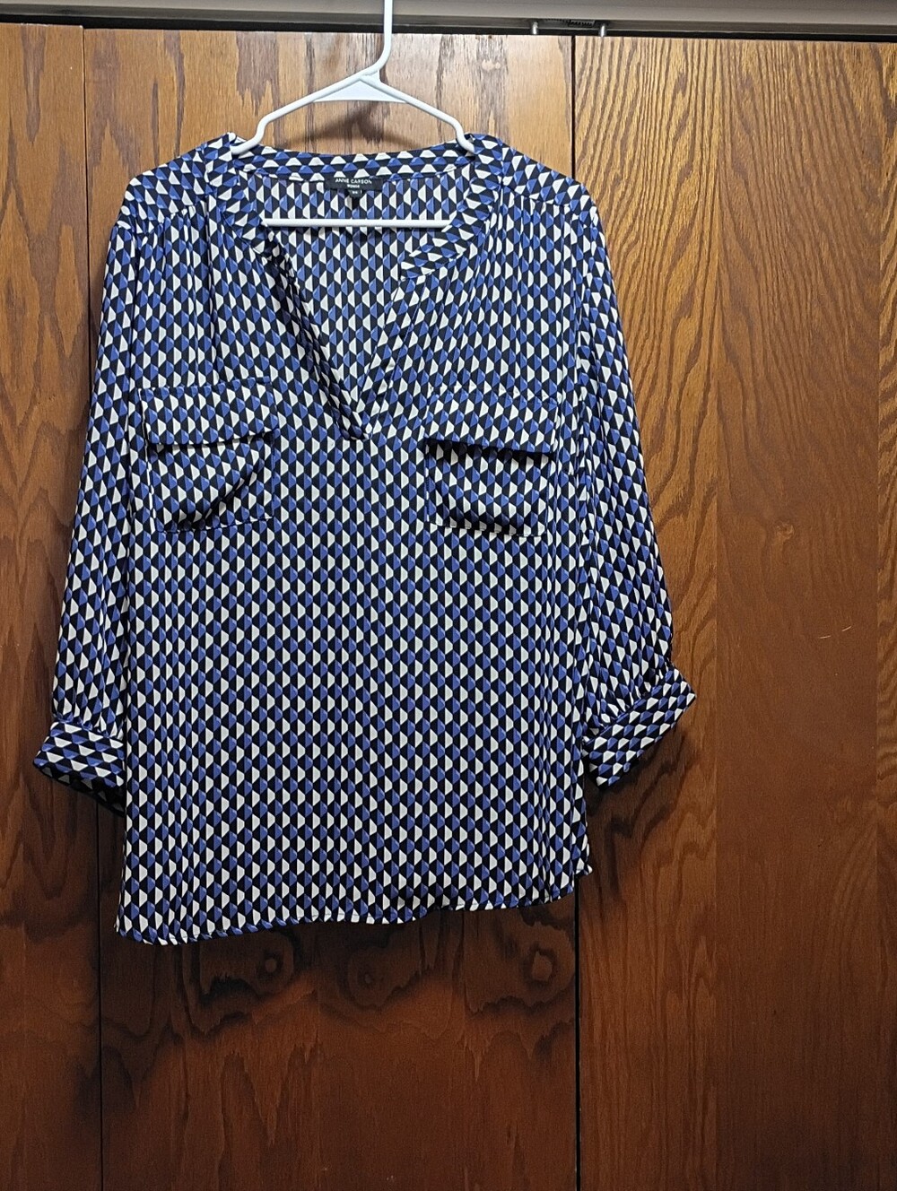 Anne Carson Blue Geometric V-Neck Blouse